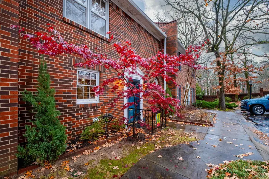 302 Cambridge Place Drive, Little Rock, AR 72227 - Image #2