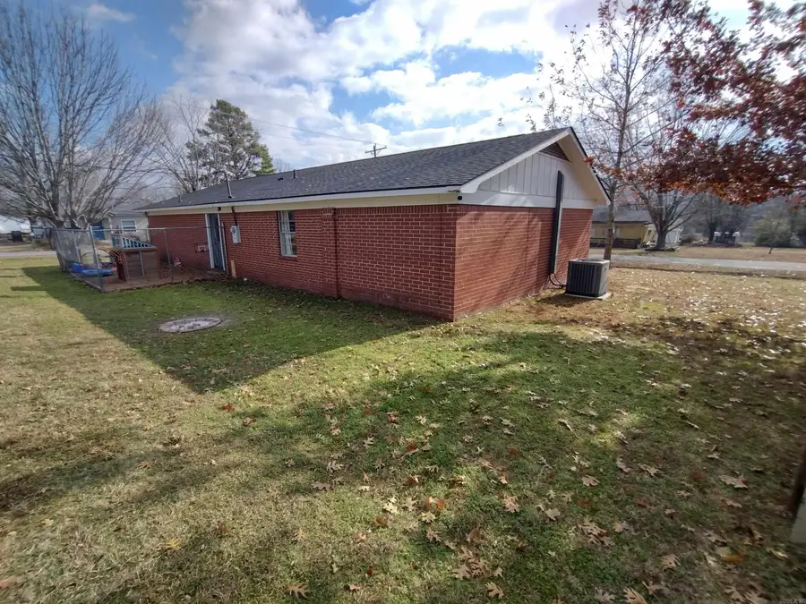 801 Clarence Street, Mountain View, AR 72560 - Image #3