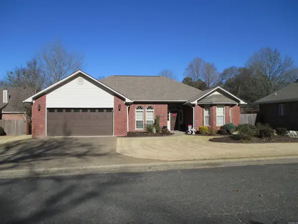 205 St. Charles Circle, Hot Springs, AR 71901