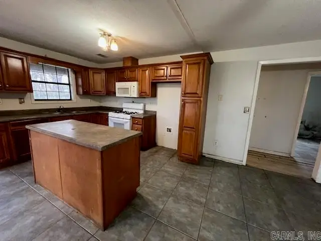 713 Edgerton, Trumann, AR 72472 - Image #2