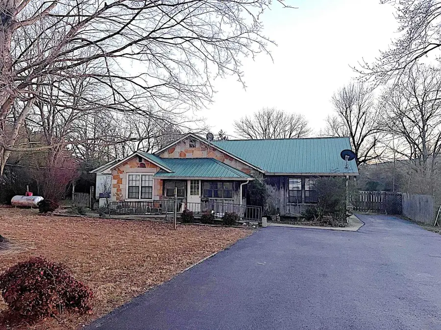 1201 E Main Street, Mountain View, AR 72560 - Image #2