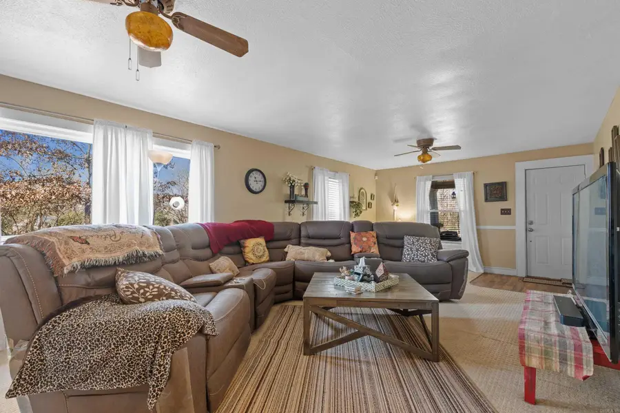 1936 Shady Grove Rd Road, Hot Springs, AR 71901 - Image #2