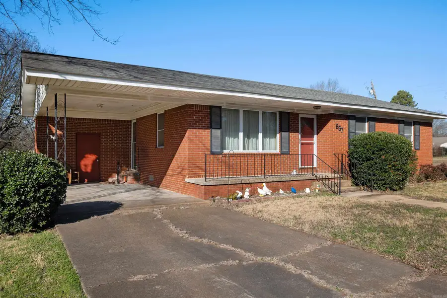 657 N Locust St, Newark, AR 72562 - Image #2