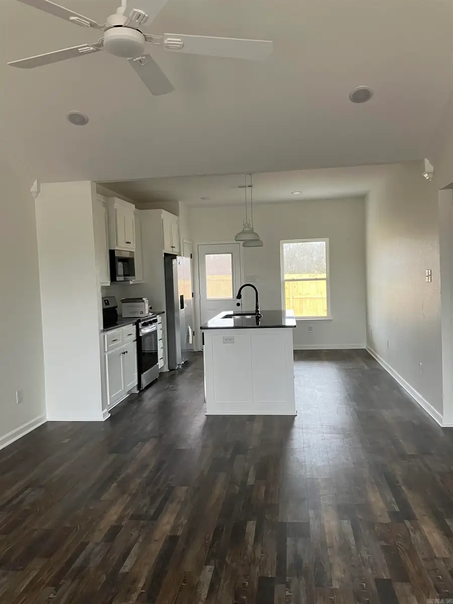 204 S Apple Street, Beebe, AR 72012 - #2