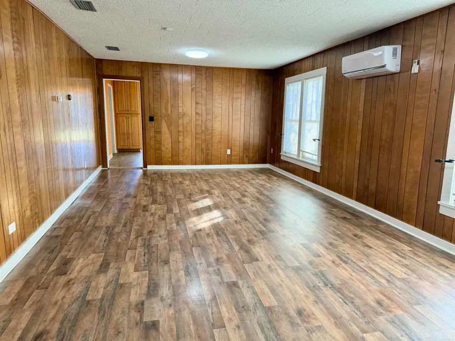 609 W Highland Ave Street, Malvern, AR 72104 - Image #2