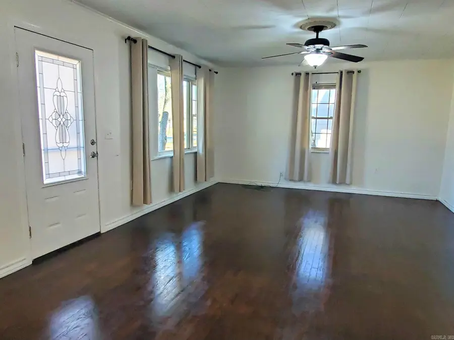 1010 Sutherland Ave, Mena, AR 71953 - Image #2