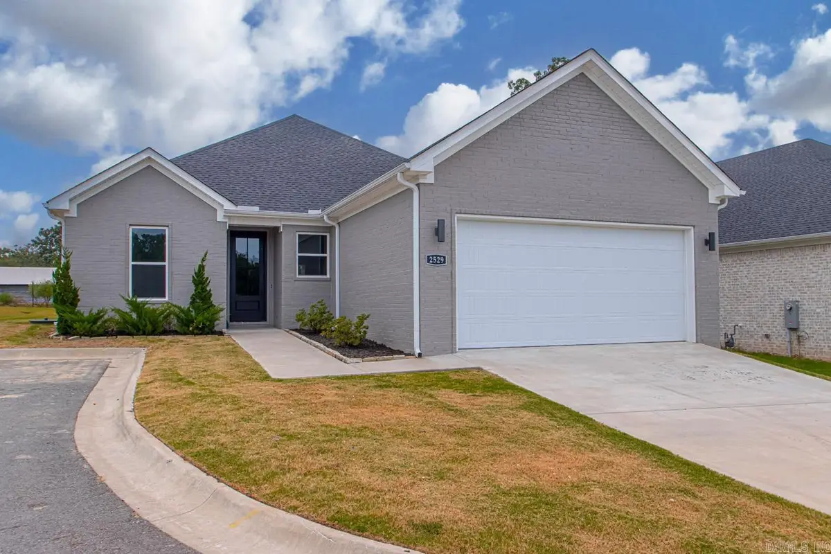 2529 Kara Ln, Bryant, AR 72022 - Image #1