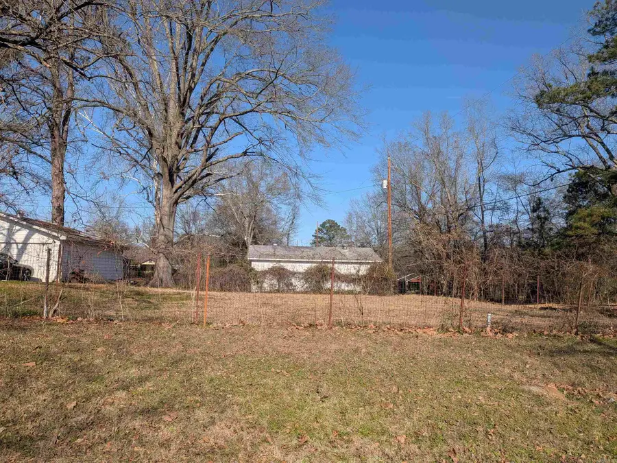 472 Kelly St., Camden, AR 71701 - #2