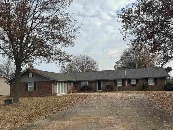 2111 S Oak Street, Stuttgart, AR 72160