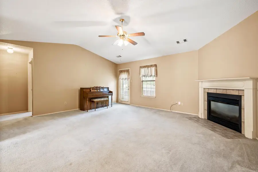 81 Meadow Ridge Loop, Maumelle, AR 72113 - Image #2