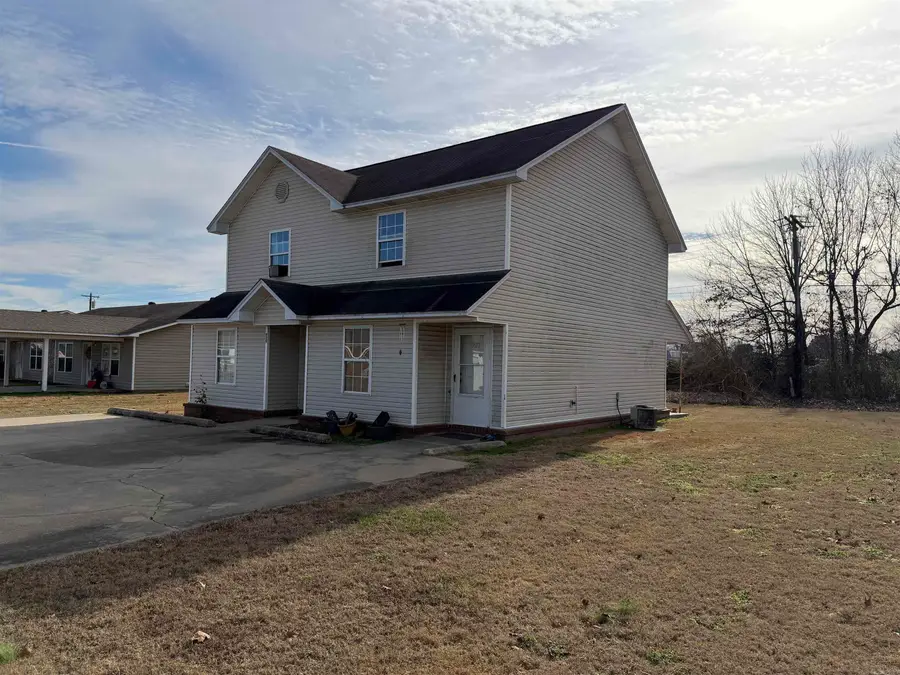 927-929 E Margret, Piggott, AR 72454 - Image #2