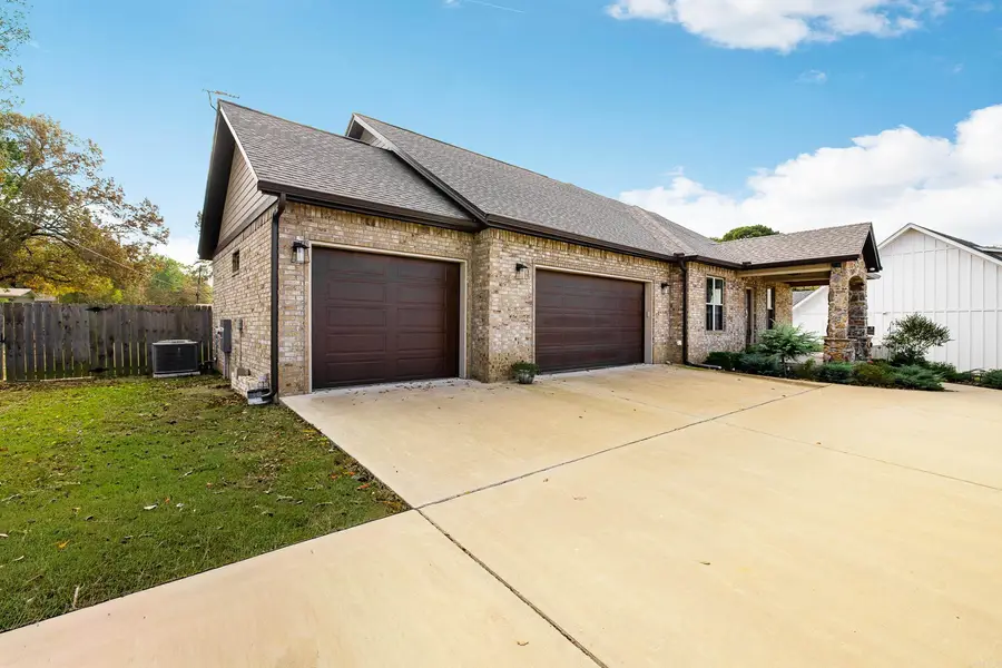 1129 Essex Drive, Benton, AR 72019 - Image #2