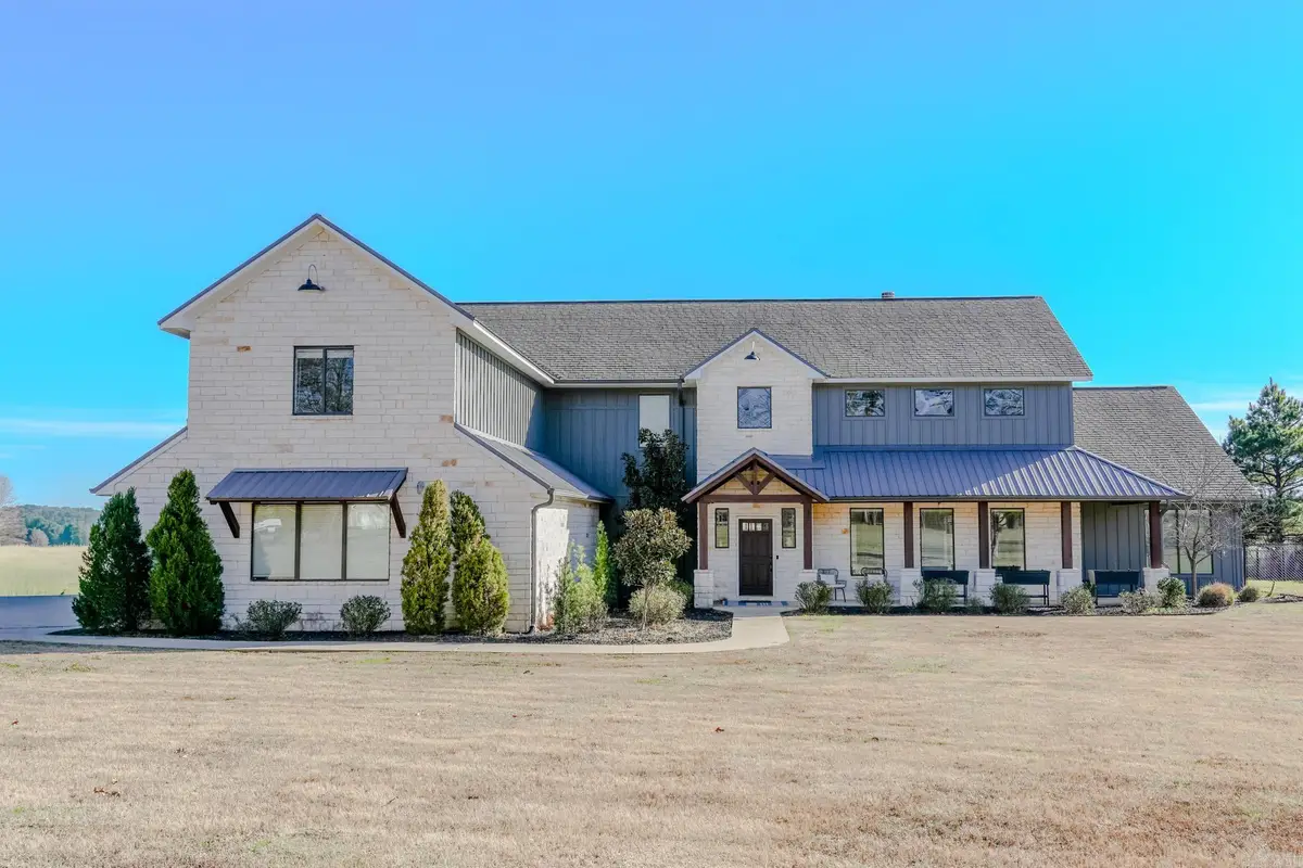 1677 Oak Ridge Drive, Texarkana, TX 75503 - Image #1