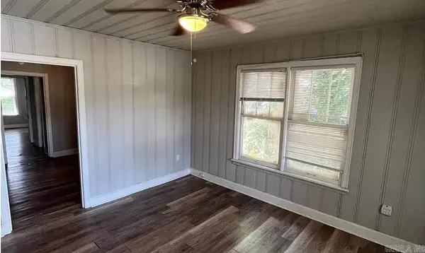 220 & 222 College Park Circle, North Little Rock, AR 72114