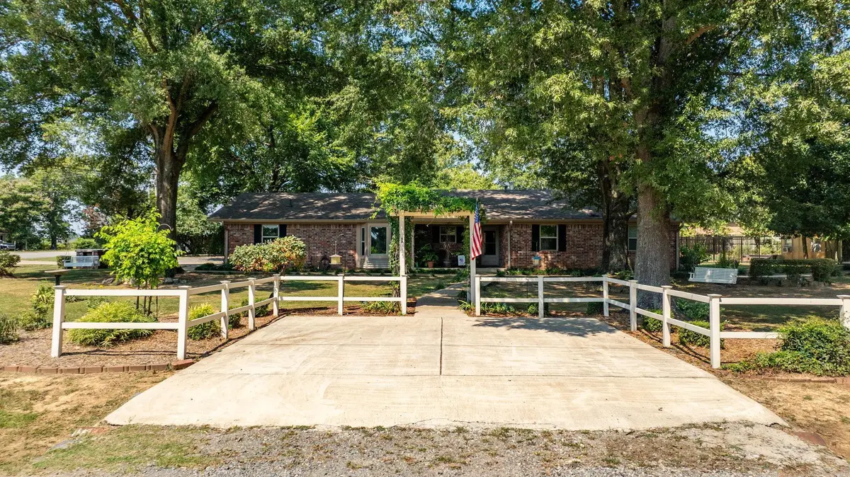 1 Cedar Oaks Dr, Conway, AR 72032 - Image #1