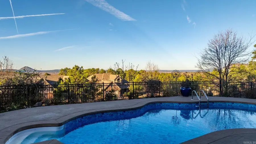 194 Majestic Circle, Maumelle, AR 72113 - Image #3