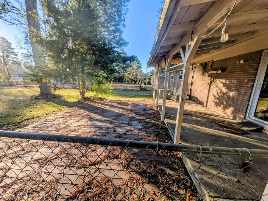 569 Elaine, Camden, AR 71701 - Image #3