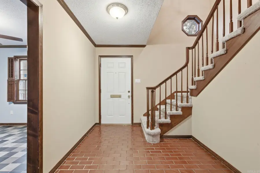 514 Cambridge Place Drive, Little Rock, AR 72227 - Image #2