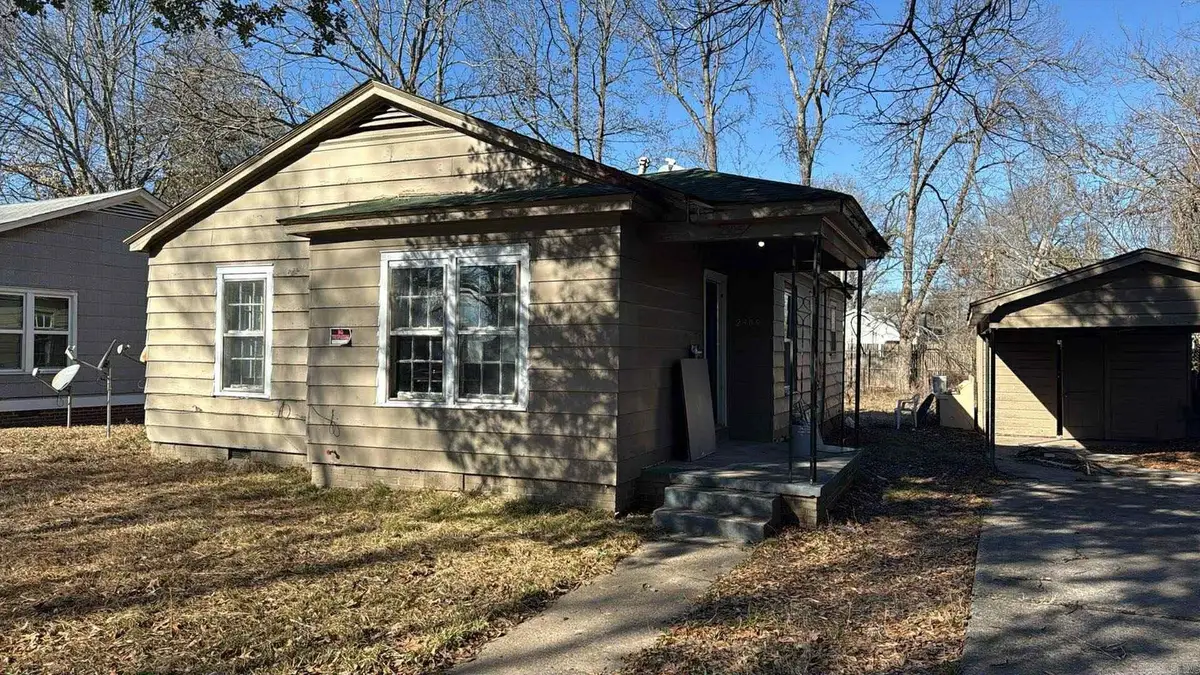 2305 W 25th Avenue, Pine Bluff, AR 71603 - Image #1