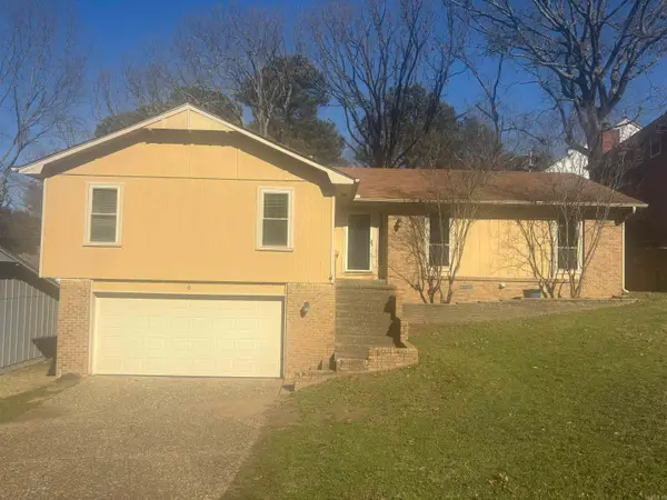 6 Castle Hill Court, Little Rock, AR 72227