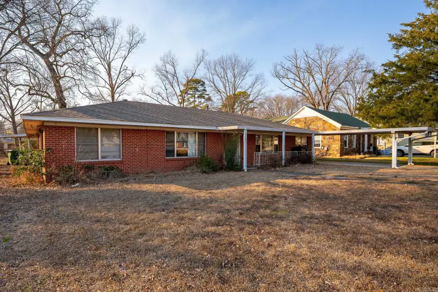 819 & 821 Center Street, Conway, AR 72034 - Image #2