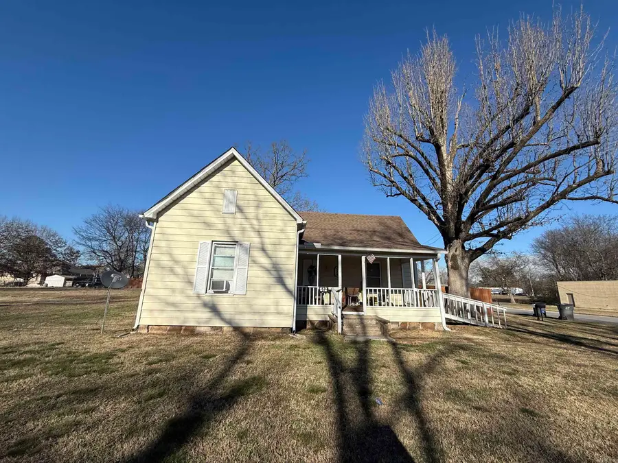 512 W 6th Street, Newark, AR 72562 - Image #3