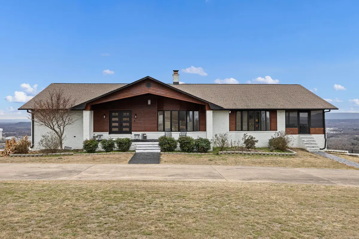 11 Bluff Drive, Russellville, AR 72802 - Image #1