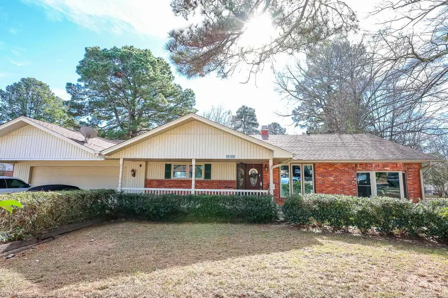 405 Robin Road, El Dorado, AR 71730 - Image #2