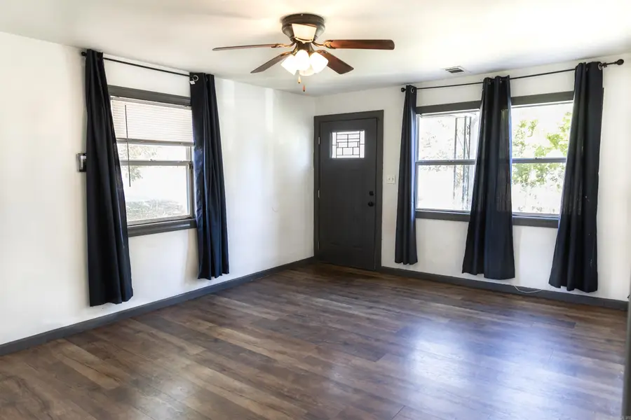 208 N 7th Avenue, Paragould, AR 72450 - #2