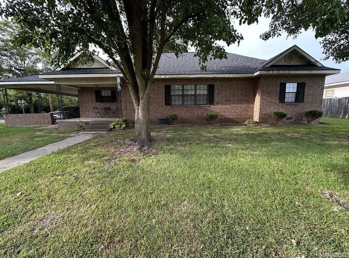 118 W 5th, Rector, AR 72461 - #1