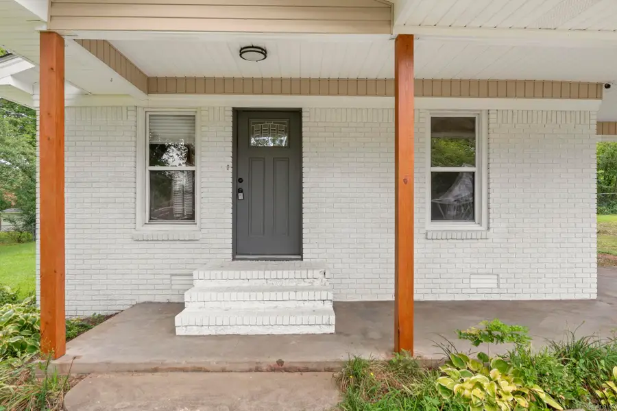 403 S West Street, Morrilton, AR 72110 - #2