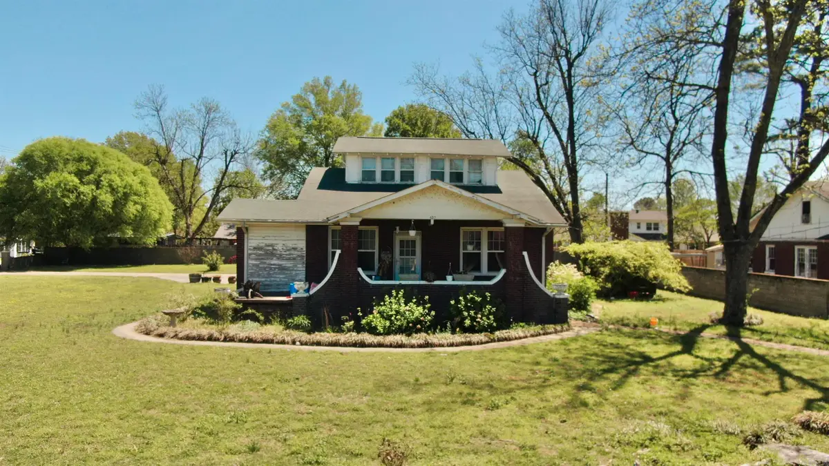 420 NW 3rd St, Walnut Ridge, AR 72476 - #1