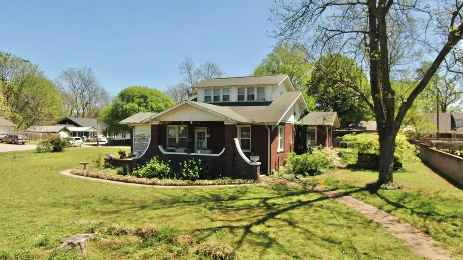 420 NW 3rd St, Walnut Ridge, AR 72476 - #2