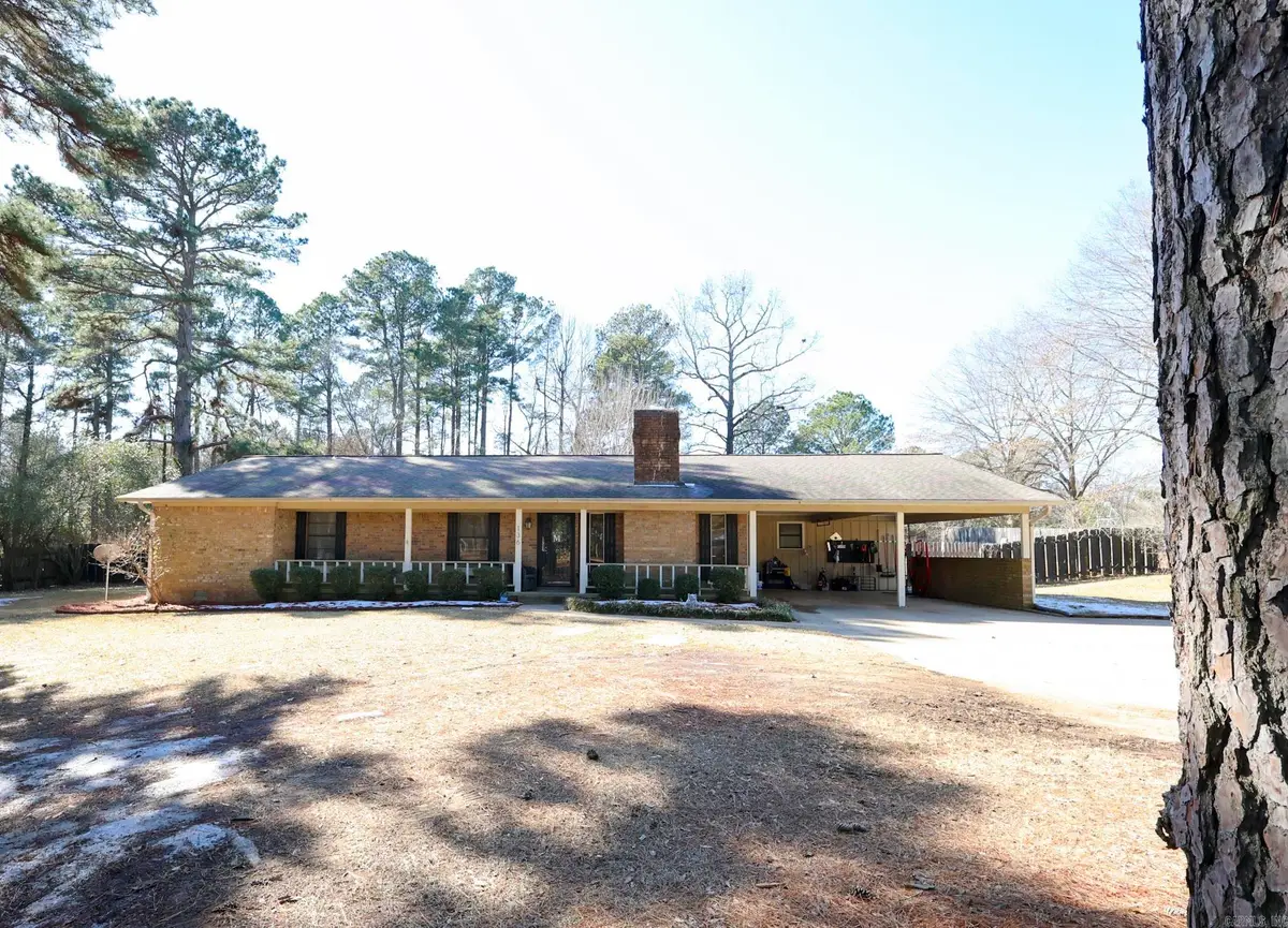 136 Jacks Dr, El Dorado, AR 71730 - Image #1