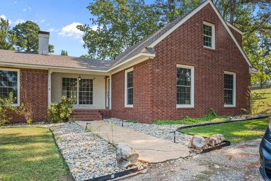 212 Country Club Rd, Malvern, AR 72104 - #2