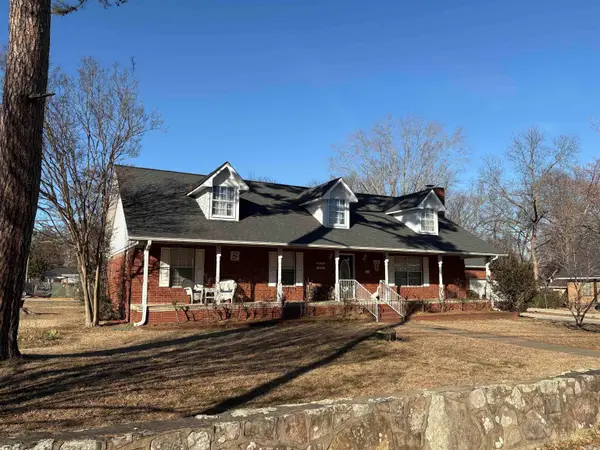1470 College, Conway, AR 72034