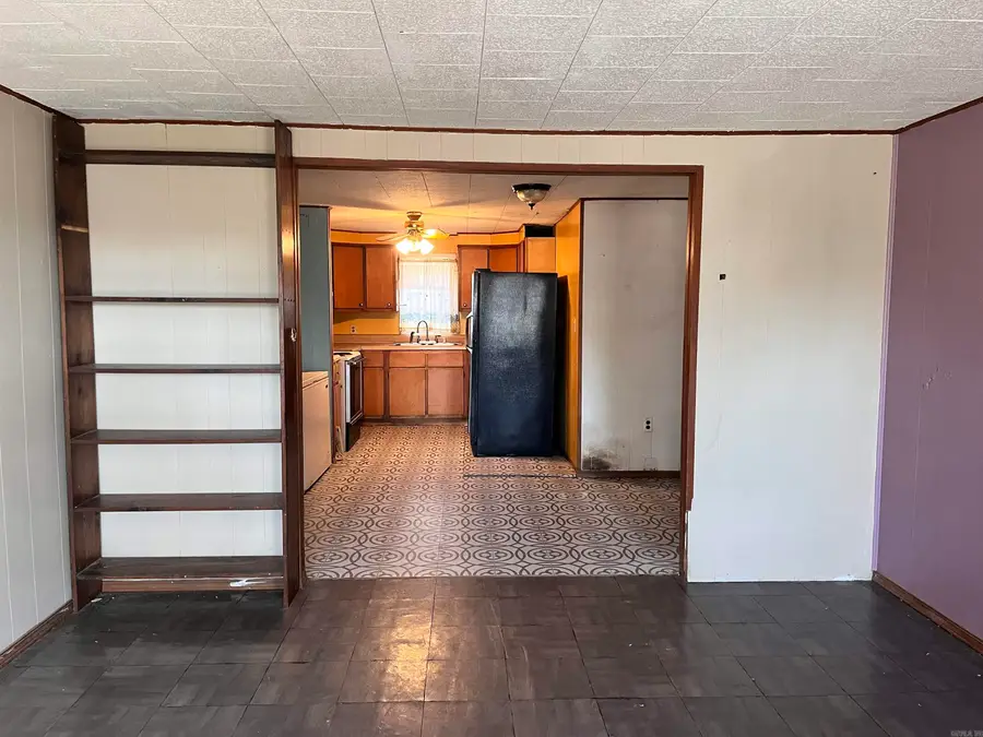 705 S 6th Avenue, Paragould, AR 72450 - #3