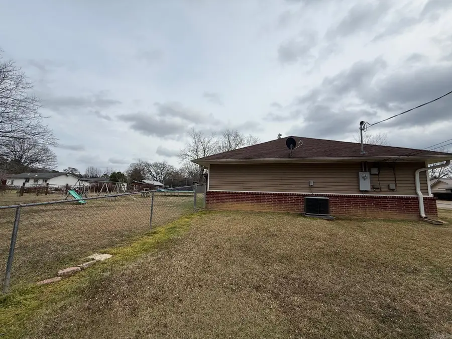 304 W 10th Street, Murfreesboro, AR 71958 - #3