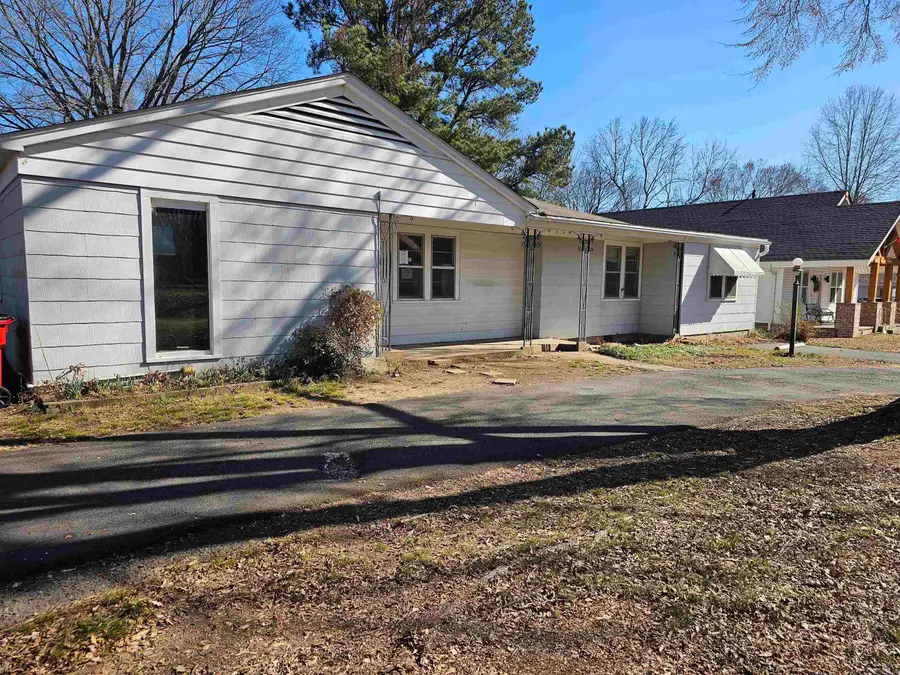 710 N Oak, Morrilton, AR 72110 - #3