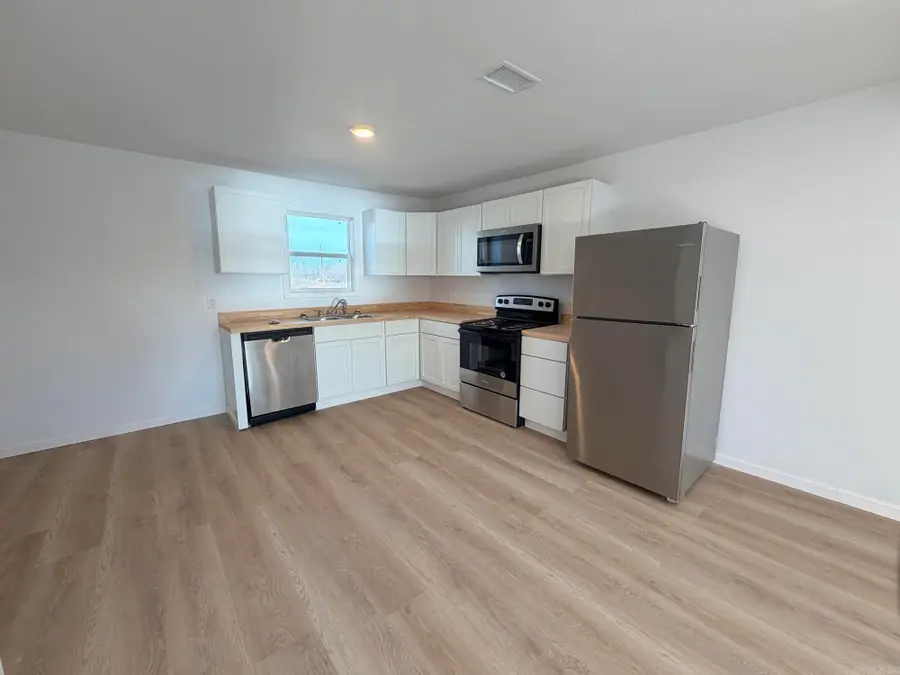 1205 W Hunt St, Paragould, AR 72450 - #3