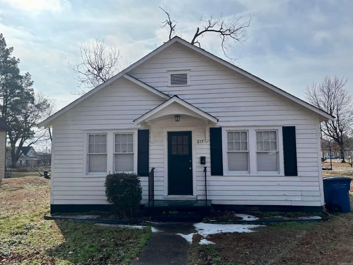 217 W 3rd St., Rector, AR 72461 - #1