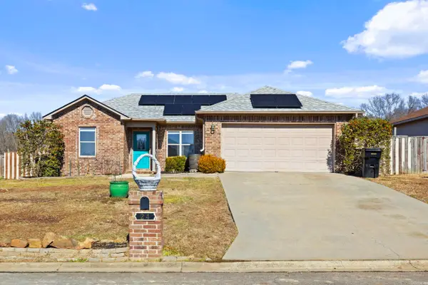 24 Magnolia Drive, Ward, AR 72176