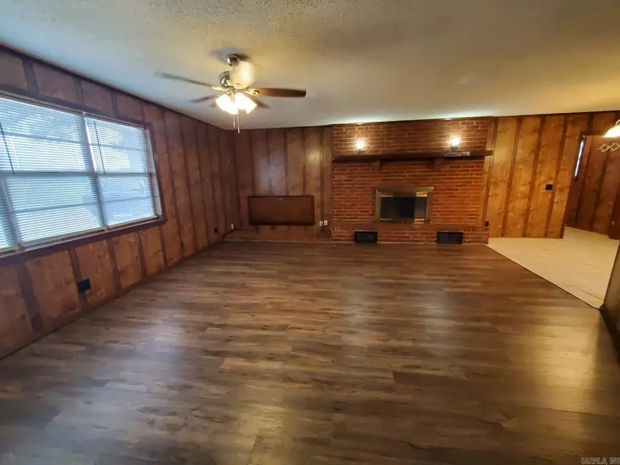 102 S Smyrna Road, Searcy, AR 72143 - #2