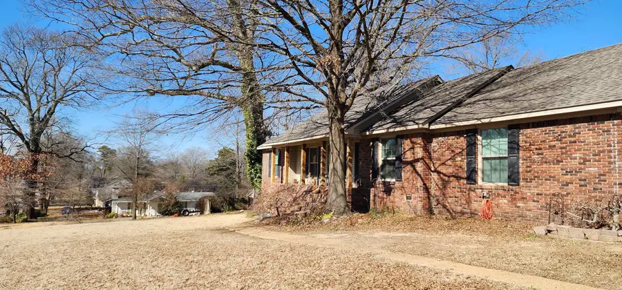 1420 Hamilton Ave, Wynne, AR 72396 - #3