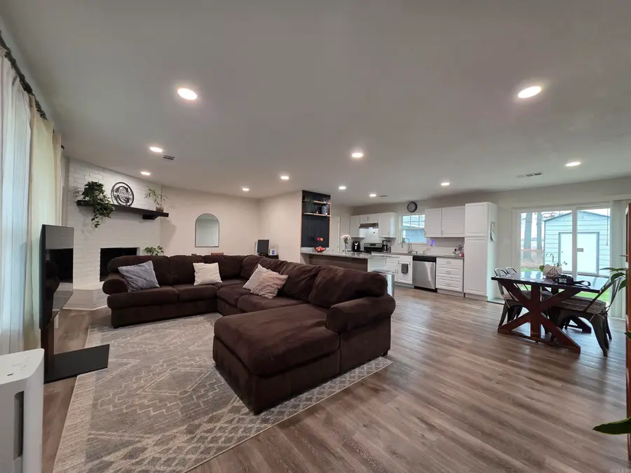 9 Palmer Drive, Conway, AR 72032 - #2