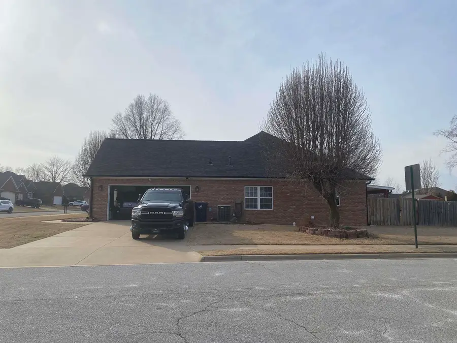 4205 W Braymore Drive, Rogers, AR 72758 - #3