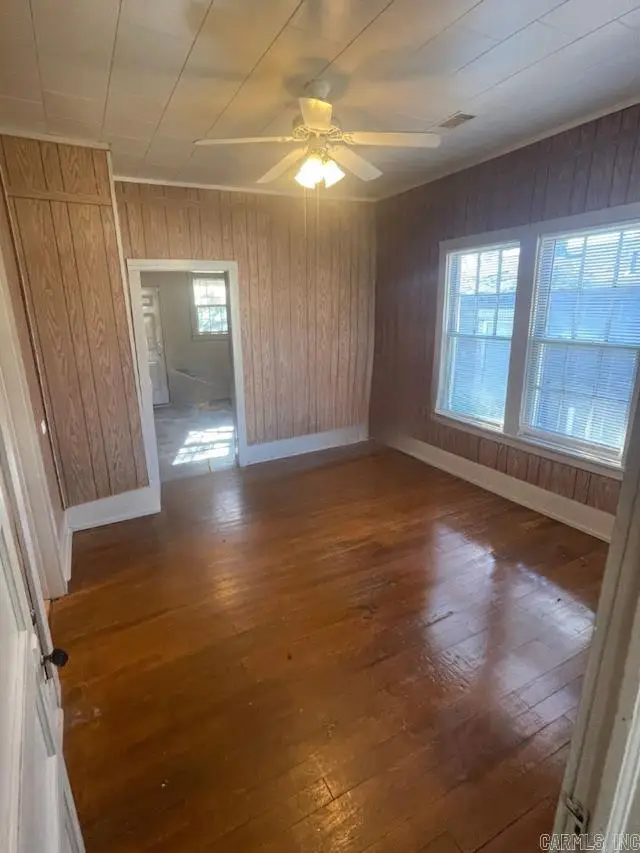 402 W Sevier St, Benton, AR 72019 - #3