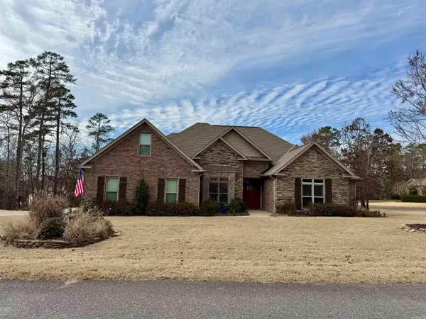 8 Sanchez Pt, Hot Springs Village, AR 71909