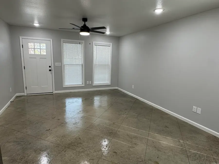 2304 Rector Rd, Paragould, AR 72450 - #3