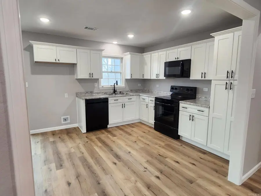 413 Cindy Street, Paragould, AR 72450 - #2